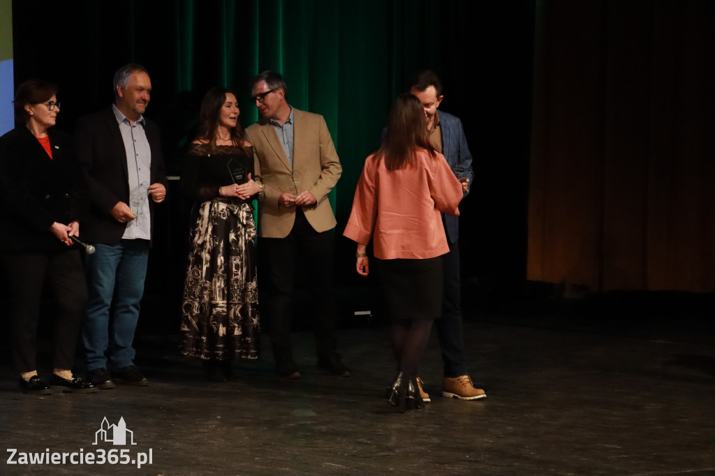 Fotorelacja: POKONAĆ BARIERY - Razem możemy więcej w MOK Zawiercie