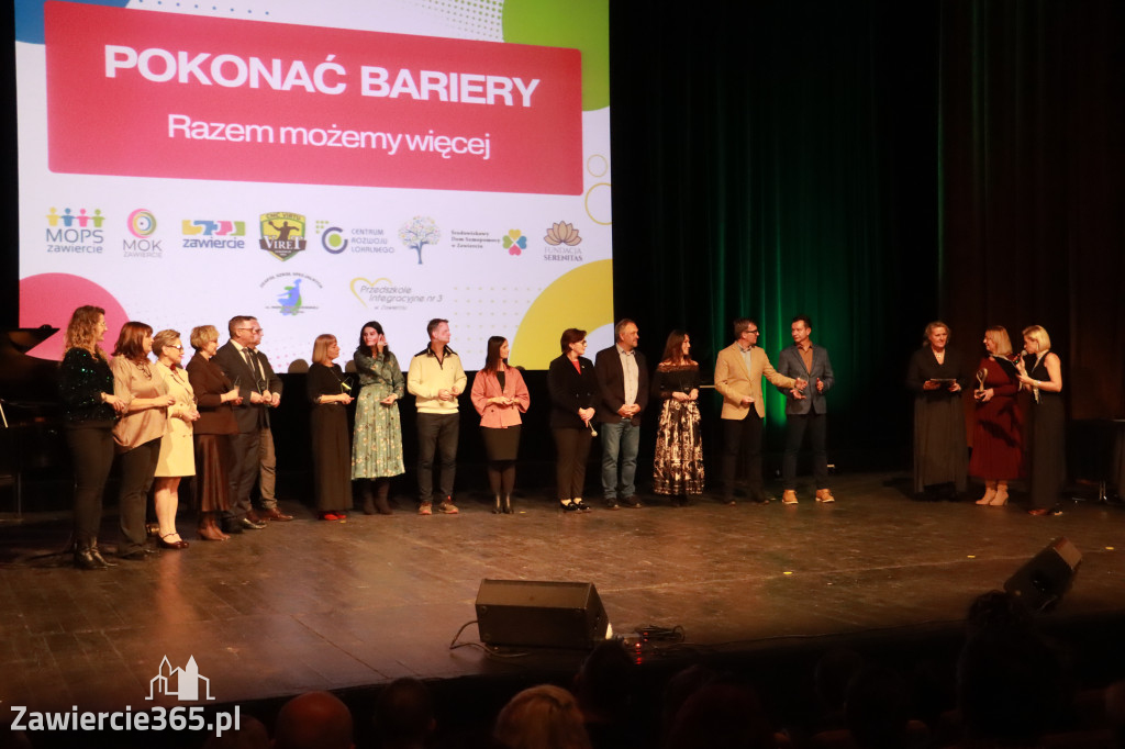 Fotorelacja: POKONAĆ BARIERY - Razem możemy więcej w MOK Zawiercie