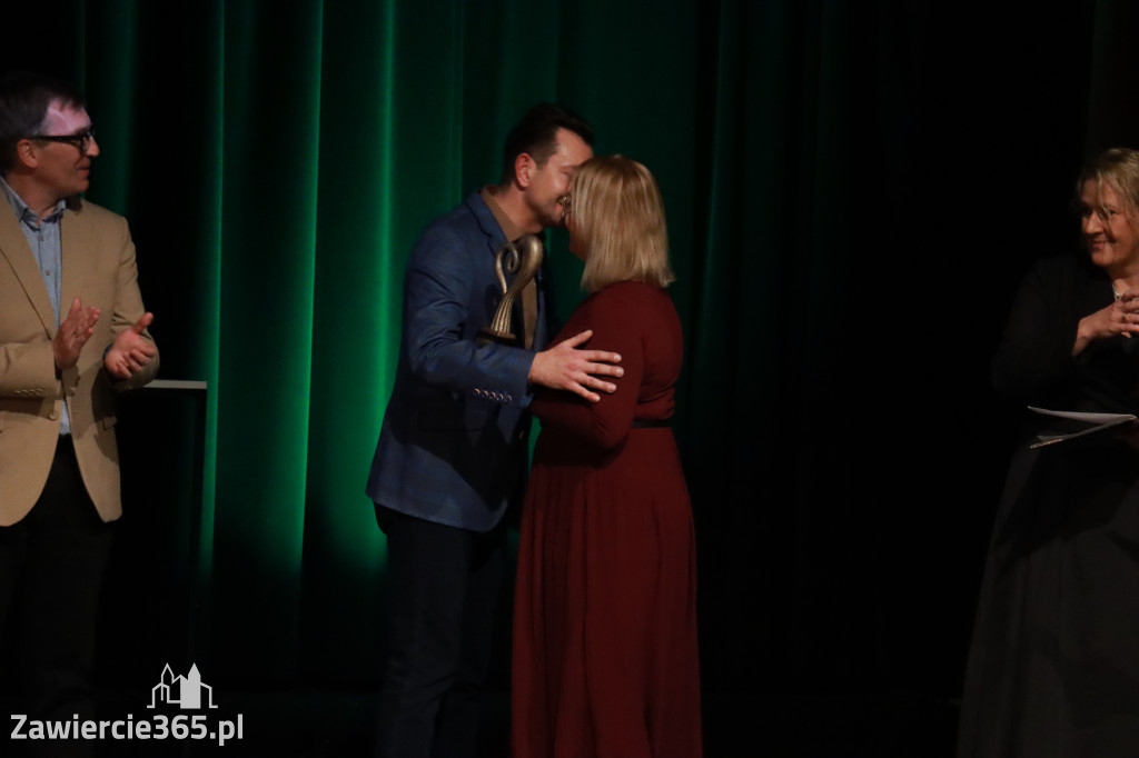 Fotorelacja: POKONAĆ BARIERY - Razem możemy więcej w MOK Zawiercie