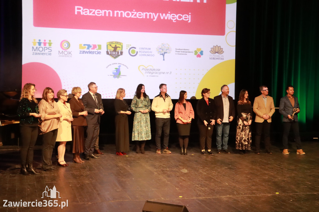Fotorelacja: POKONAĆ BARIERY - Razem możemy więcej w MOK Zawiercie