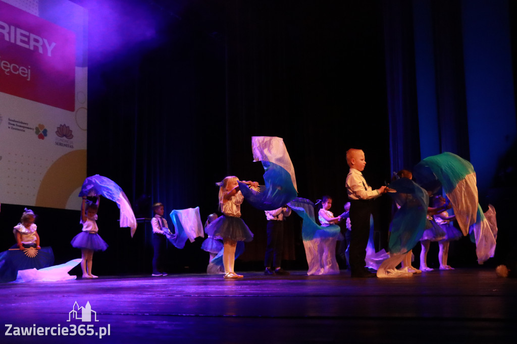 Fotorelacja: POKONAĆ BARIERY - Razem możemy więcej w MOK Zawiercie