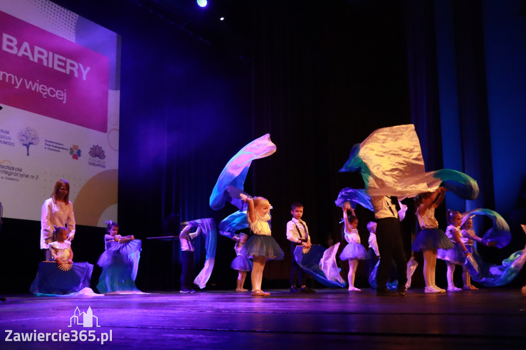 Fotorelacja: POKONAĆ BARIERY - Razem możemy więcej w MOK Zawiercie