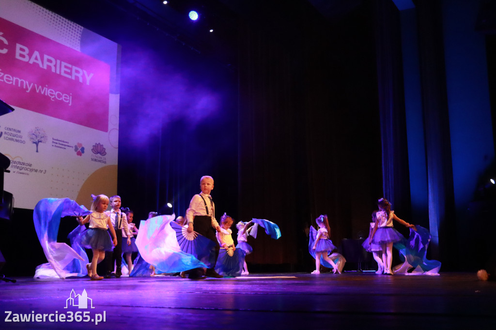 Fotorelacja: POKONAĆ BARIERY - Razem możemy więcej w MOK Zawiercie