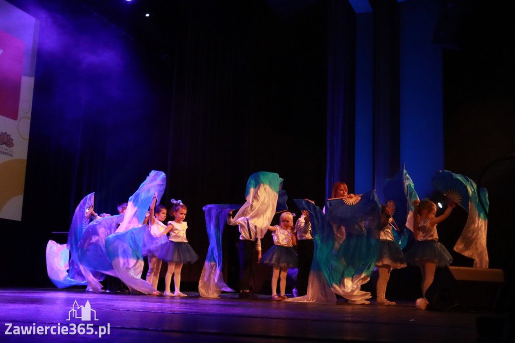 Fotorelacja: POKONAĆ BARIERY - Razem możemy więcej w MOK Zawiercie