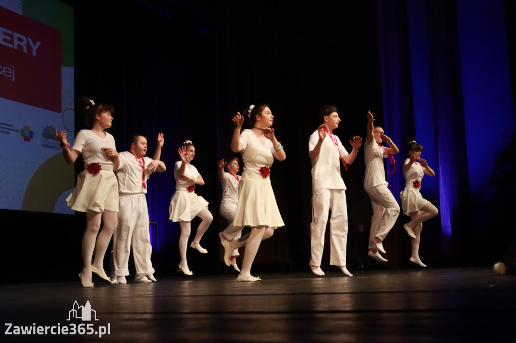 Fotorelacja: POKONAĆ BARIERY - Razem możemy więcej w MOK Zawiercie