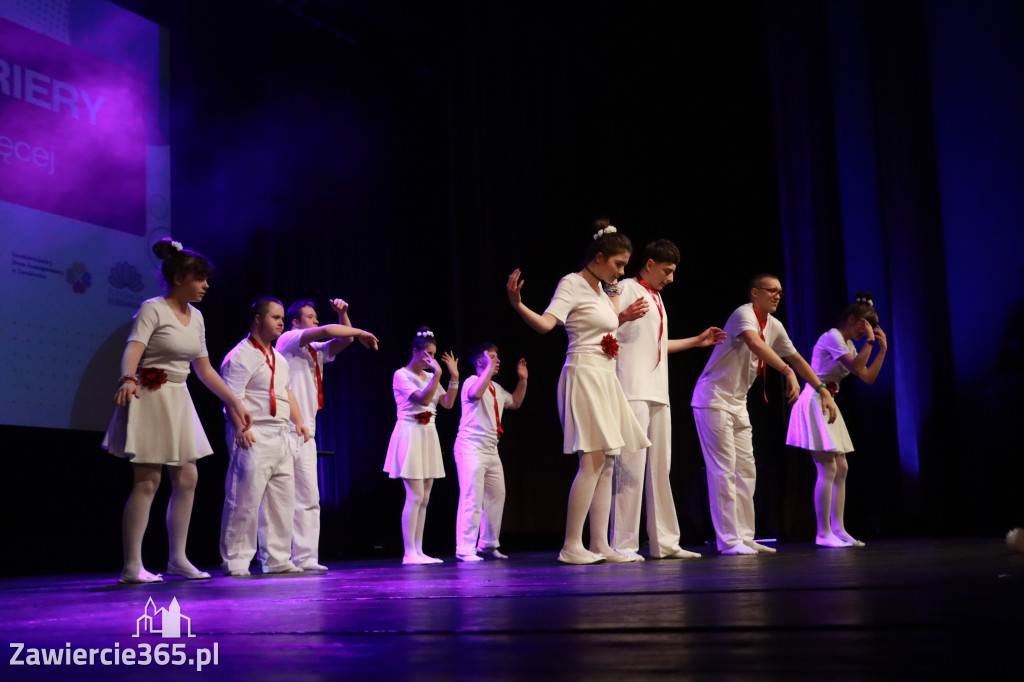 Fotorelacja: POKONAĆ BARIERY - Razem możemy więcej w MOK Zawiercie