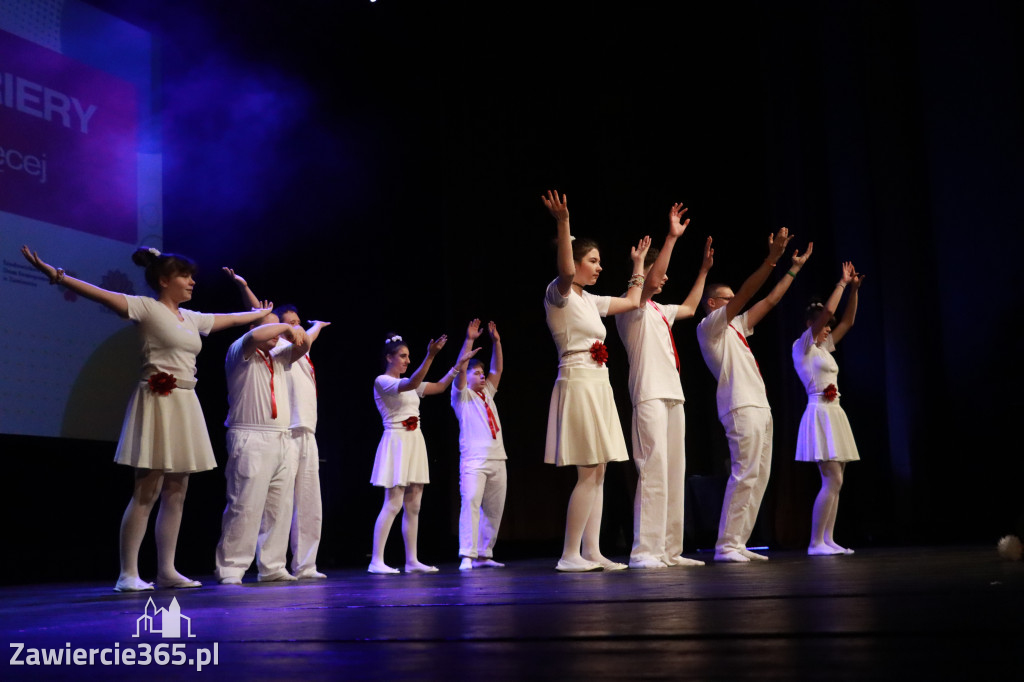 Fotorelacja: POKONAĆ BARIERY - Razem możemy więcej w MOK Zawiercie