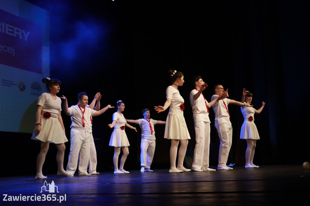 Fotorelacja: POKONAĆ BARIERY - Razem możemy więcej w MOK Zawiercie