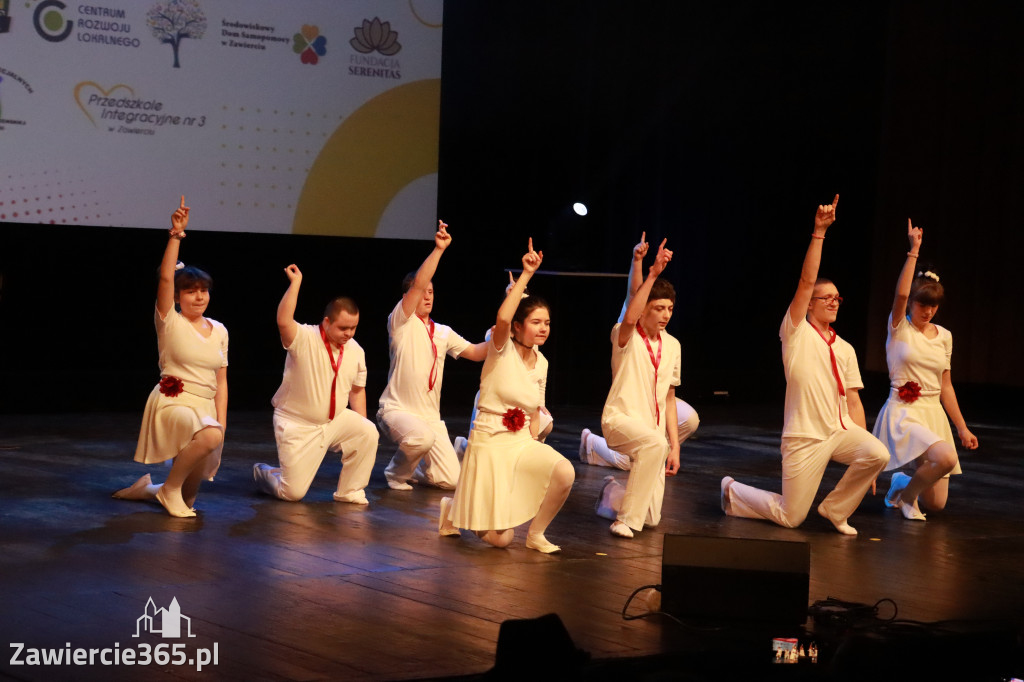 Fotorelacja: POKONAĆ BARIERY - Razem możemy więcej w MOK Zawiercie