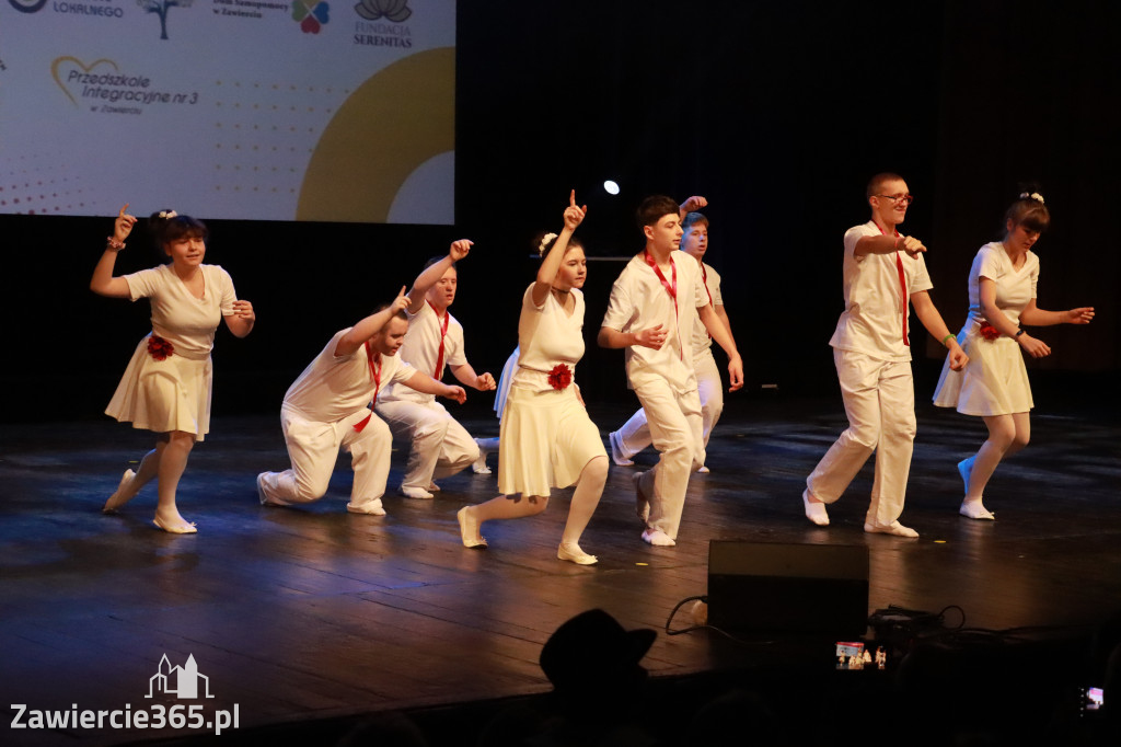 Fotorelacja: POKONAĆ BARIERY - Razem możemy więcej w MOK Zawiercie