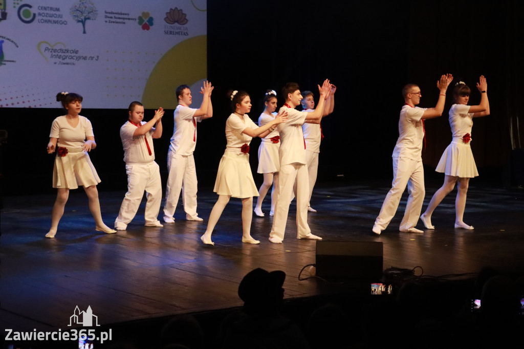 Fotorelacja: POKONAĆ BARIERY - Razem możemy więcej w MOK Zawiercie