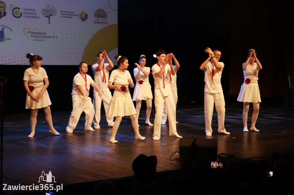 Fotorelacja: POKONAĆ BARIERY - Razem możemy więcej w MOK Zawiercie