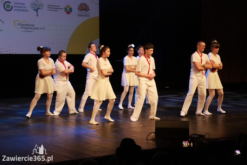 Fotorelacja: POKONAĆ BARIERY - Razem możemy więcej w MOK Zawiercie