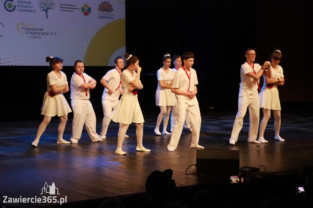 Fotorelacja: POKONAĆ BARIERY - Razem możemy więcej w MOK Zawiercie