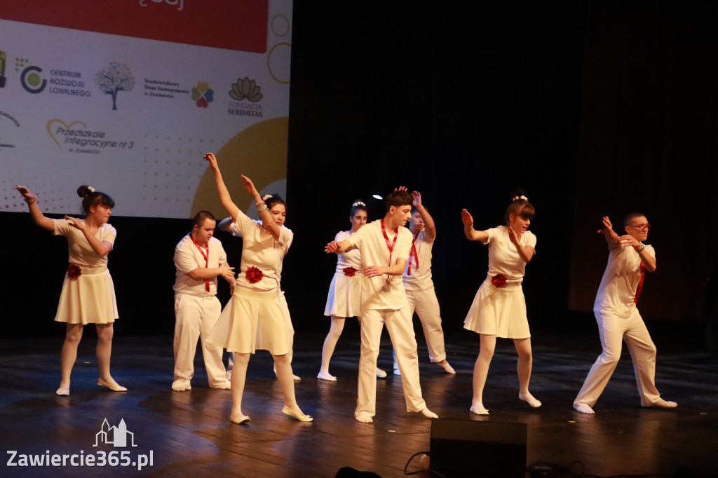 Fotorelacja: POKONAĆ BARIERY - Razem możemy więcej w MOK Zawiercie