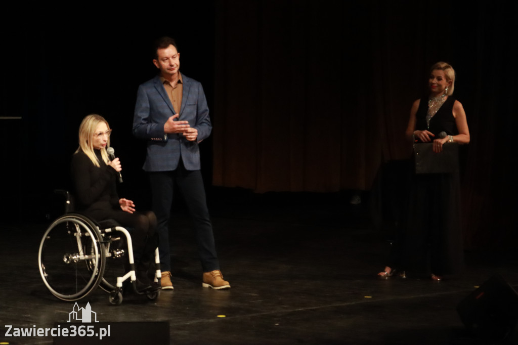 Fotorelacja: POKONAĆ BARIERY - Razem możemy więcej w MOK Zawiercie