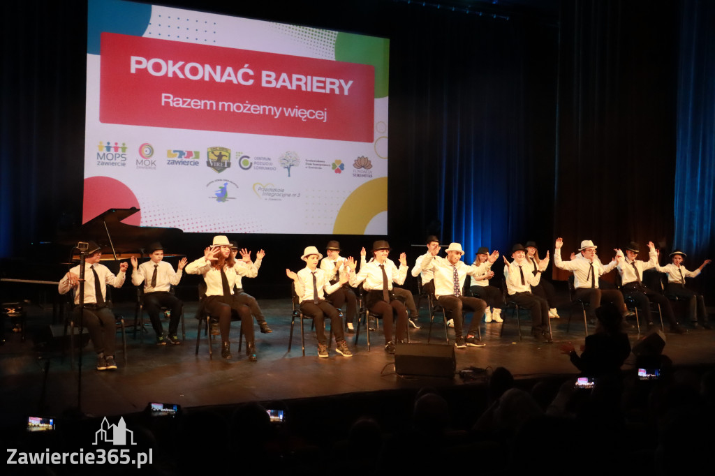 Fotorelacja: POKONAĆ BARIERY - Razem możemy więcej w MOK Zawiercie