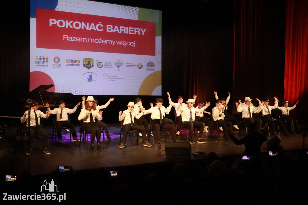 Fotorelacja: POKONAĆ BARIERY - Razem możemy więcej w MOK Zawiercie