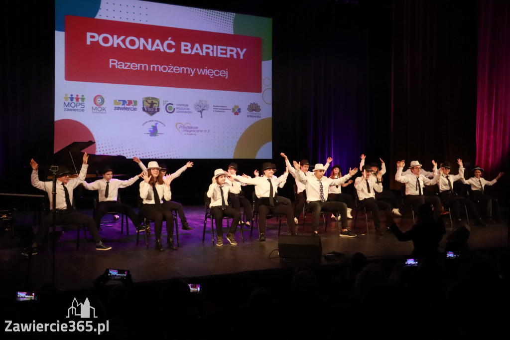 Fotorelacja: POKONAĆ BARIERY - Razem możemy więcej w MOK Zawiercie