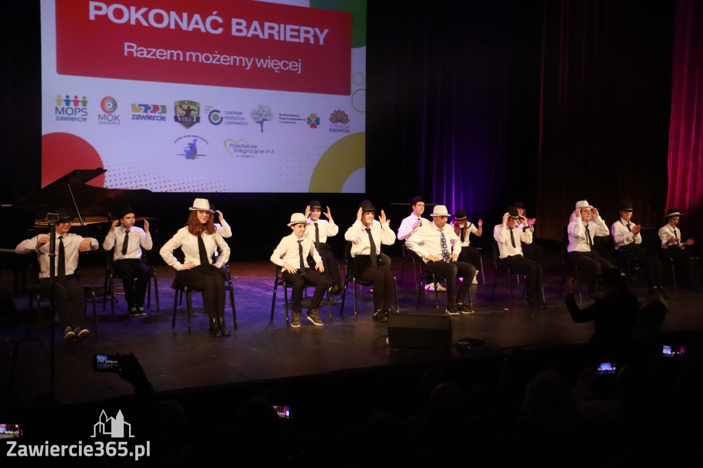 Fotorelacja: POKONAĆ BARIERY - Razem możemy więcej w MOK Zawiercie