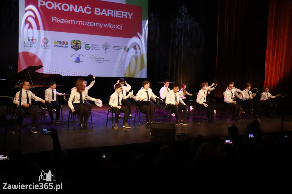 Fotorelacja: POKONAĆ BARIERY - Razem możemy więcej w MOK Zawiercie