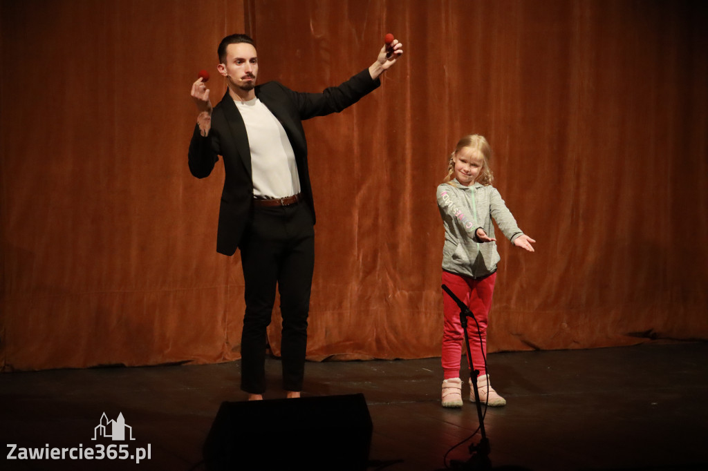 Fotorelacja I: Mikołajki Mok Zawiercie - Paweł Kwiecień Małe Zawiercie i Chór Tutti