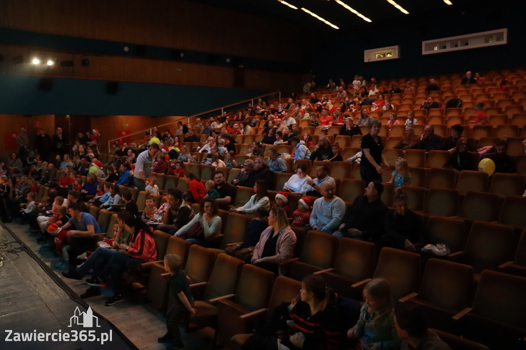 Fotorelacja I: Mikołajki Mok Zawiercie - Paweł Kwiecień Małe Zawiercie i Chór Tutti