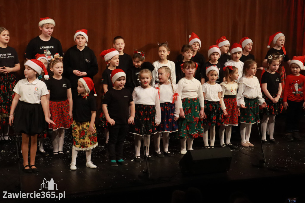 Fotorelacja I: Mikołajki Mok Zawiercie - Paweł Kwiecień Małe Zawiercie i Chór Tutti