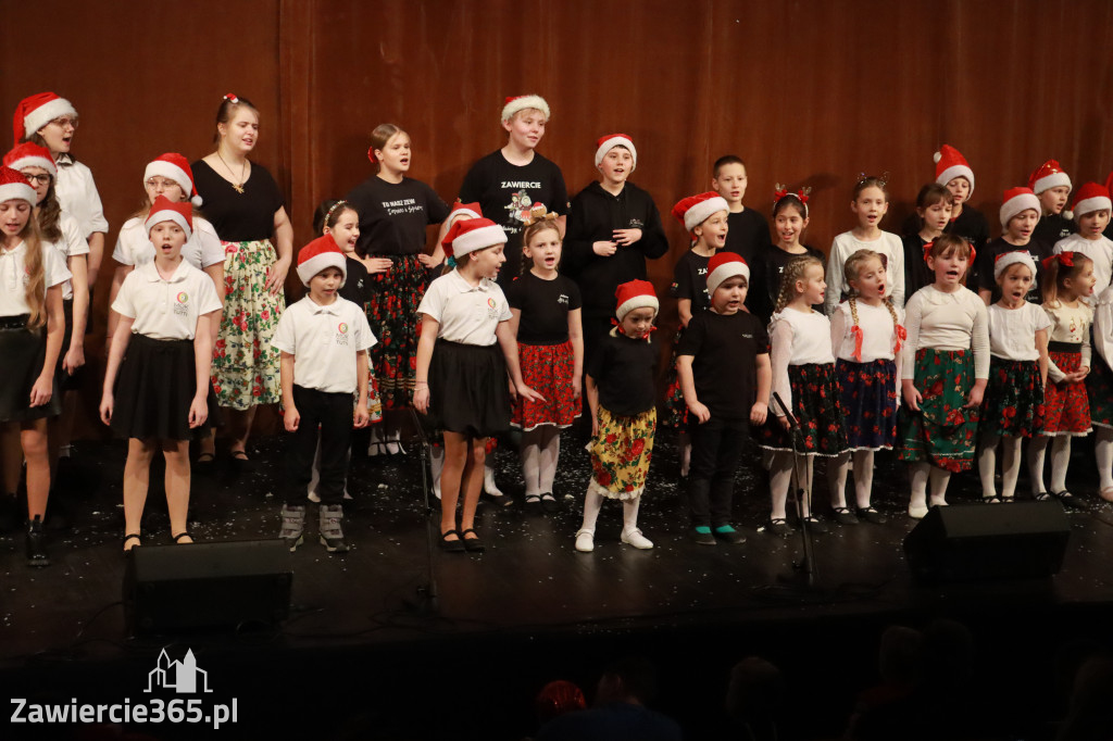 Fotorelacja I: Mikołajki Mok Zawiercie - Paweł Kwiecień Małe Zawiercie i Chór Tutti