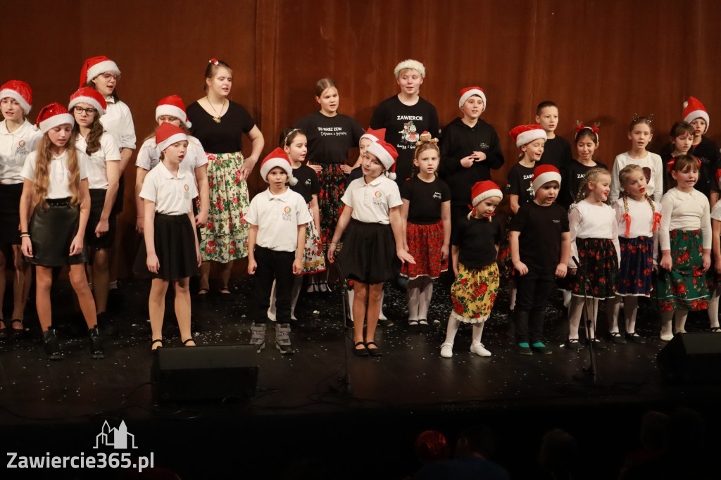 Fotorelacja I: Mikołajki Mok Zawiercie - Paweł Kwiecień Małe Zawiercie i Chór Tutti