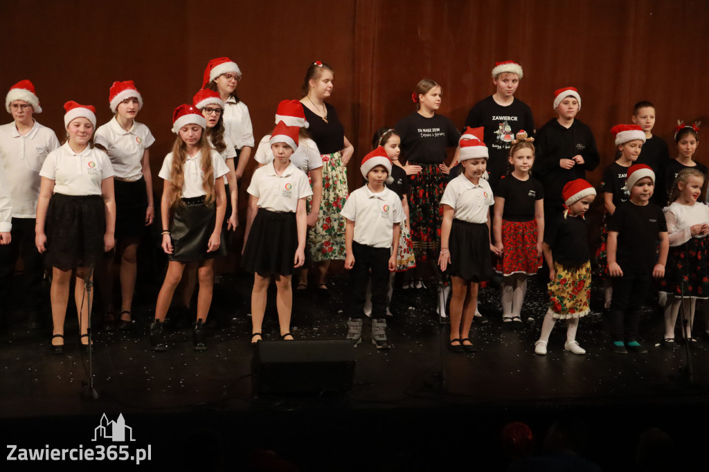 Fotorelacja I: Mikołajki Mok Zawiercie - Paweł Kwiecień Małe Zawiercie i Chór Tutti