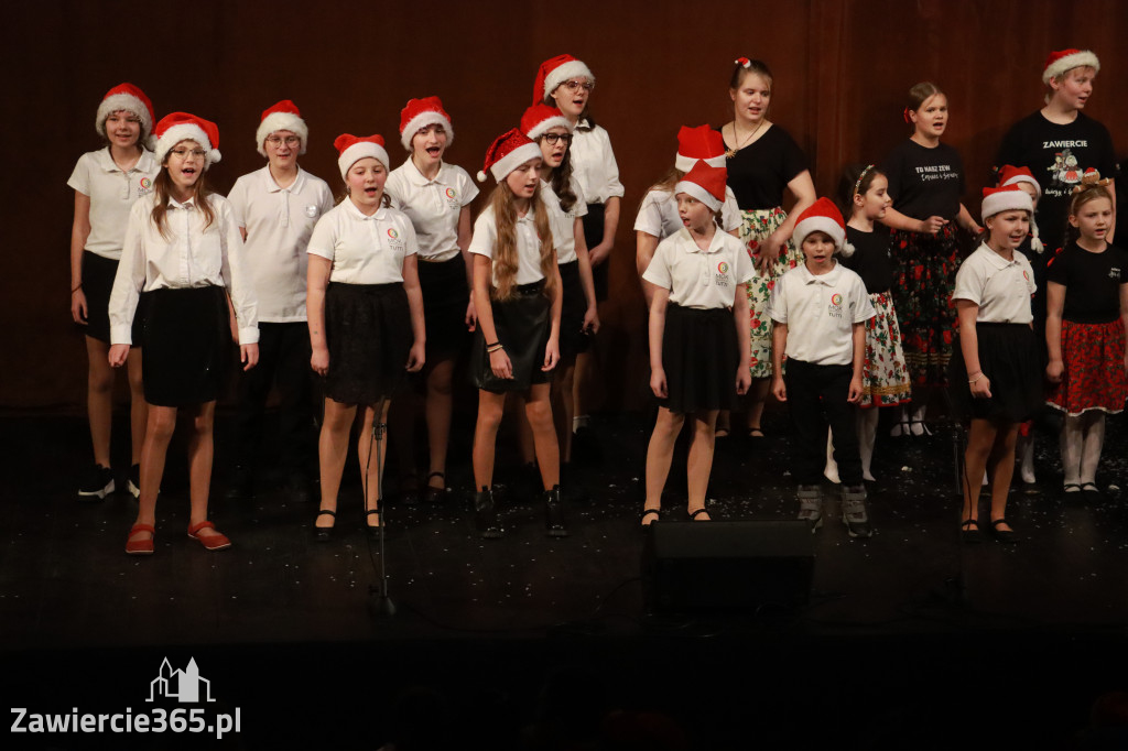 Fotorelacja I: Mikołajki Mok Zawiercie - Paweł Kwiecień Małe Zawiercie i Chór Tutti