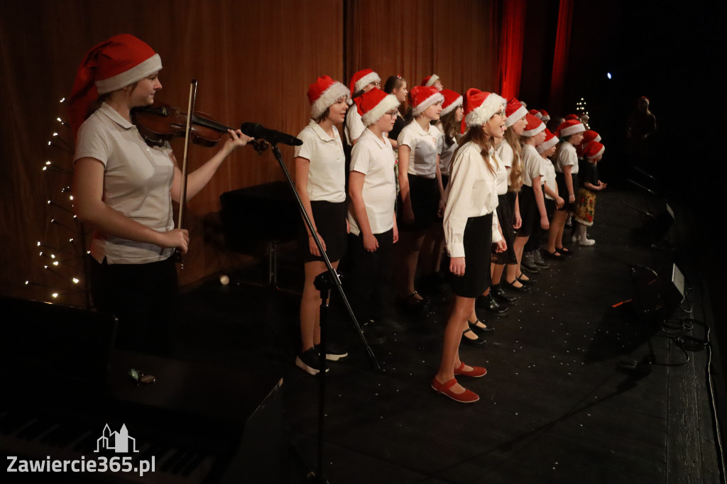 Fotorelacja I: Mikołajki Mok Zawiercie - Paweł Kwiecień Małe Zawiercie i Chór Tutti