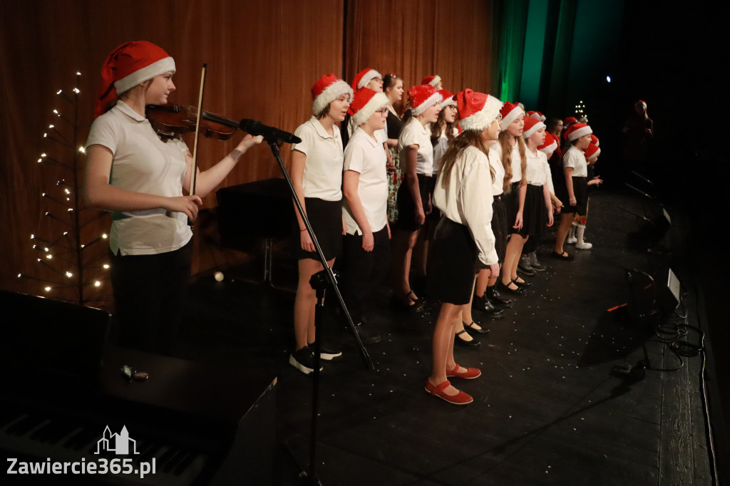 Fotorelacja I: Mikołajki Mok Zawiercie - Paweł Kwiecień Małe Zawiercie i Chór Tutti