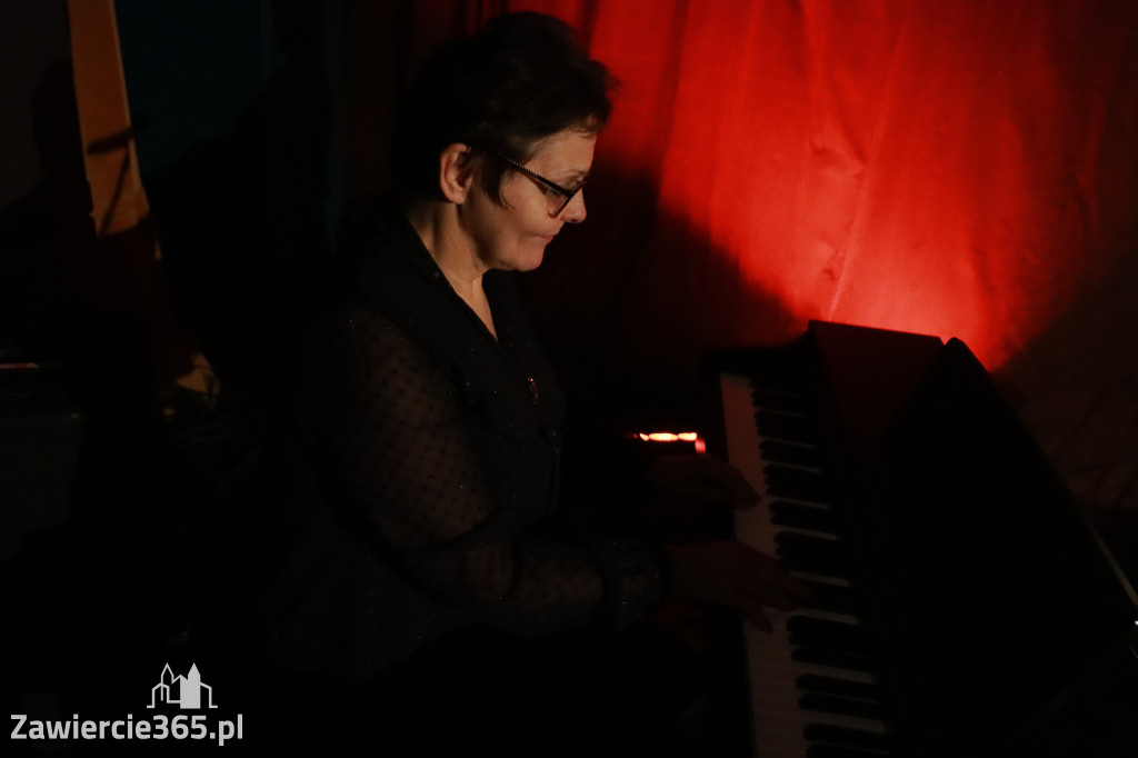 Fotorelacja I: Mikołajki Mok Zawiercie - Paweł Kwiecień Małe Zawiercie i Chór Tutti