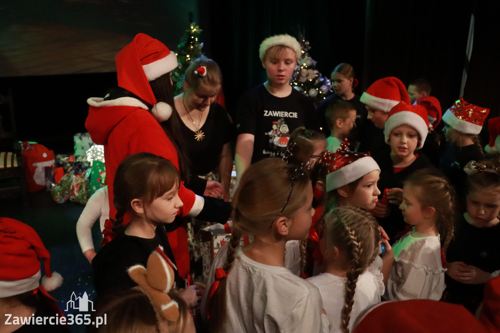 Fotorelacja II: Mikołaj w MOK Zawiercie