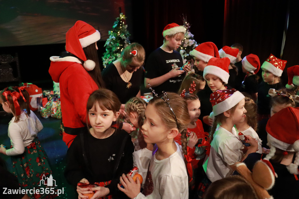 Fotorelacja II: Mikołaj w MOK Zawiercie