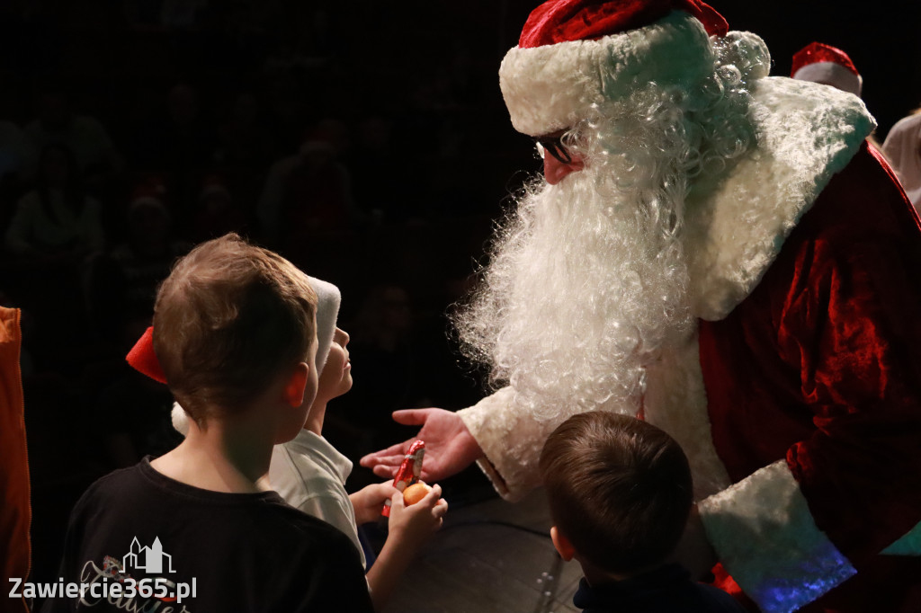 Fotorelacja II: Mikołaj w MOK Zawiercie