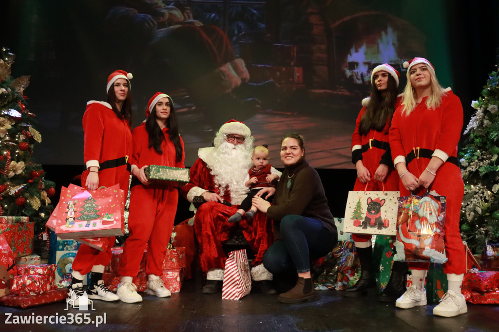 Fotorelacja II: Mikołaj w MOK Zawiercie