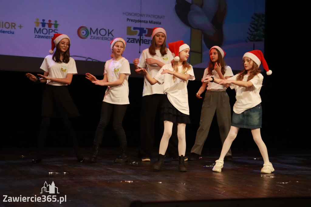 Fotorelacja: Świętowanie z Seniorami w MOK Zawiercie