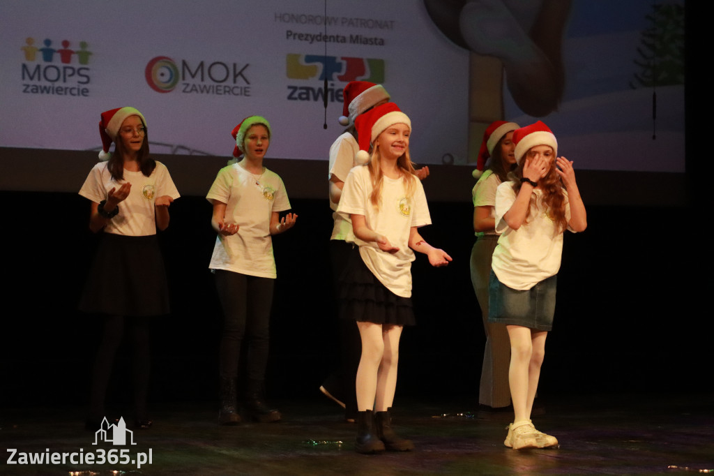 Fotorelacja: Świętowanie z Seniorami w MOK Zawiercie