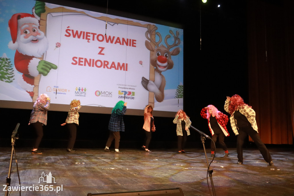 Fotorelacja: Świętowanie z Seniorami w MOK Zawiercie