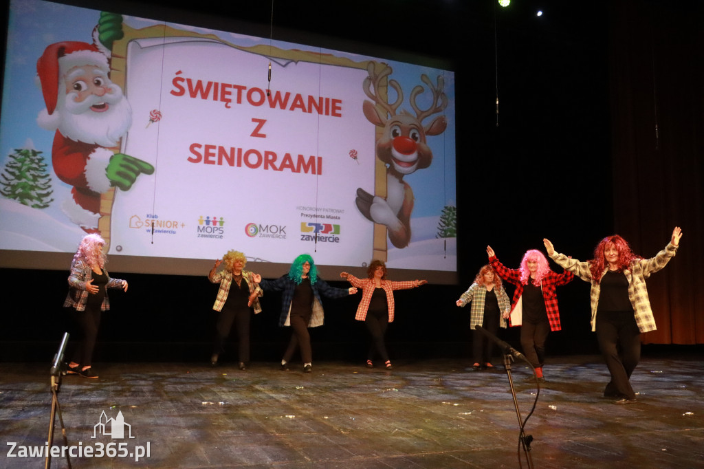 Fotorelacja: Świętowanie z Seniorami w MOK Zawiercie