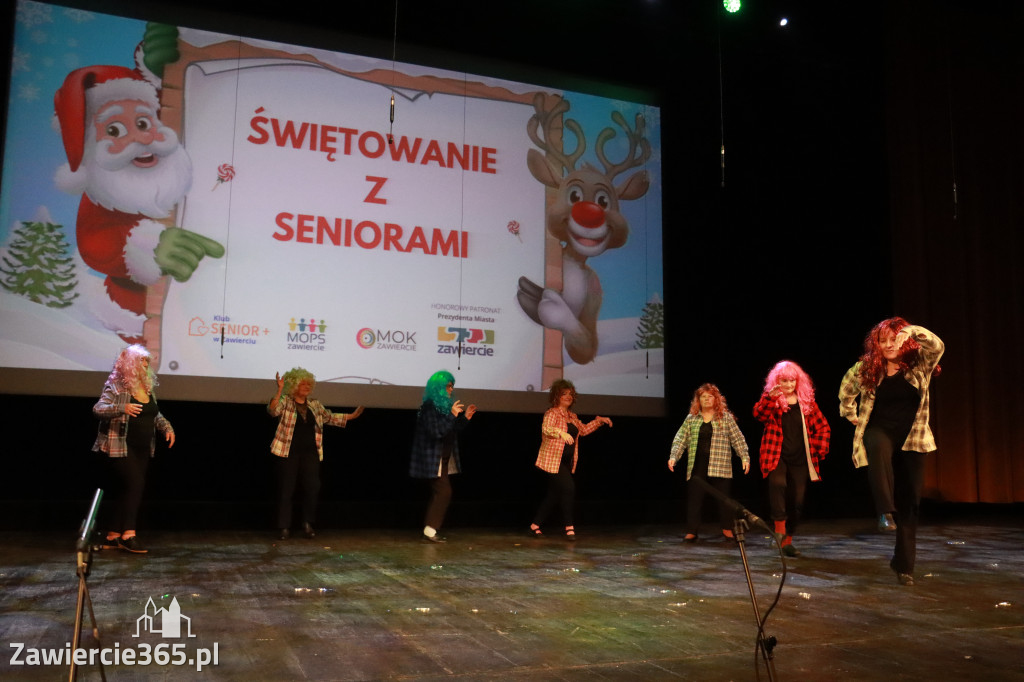 Fotorelacja: Świętowanie z Seniorami w MOK Zawiercie