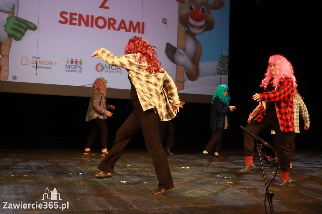 Fotorelacja: Świętowanie z Seniorami w MOK Zawiercie