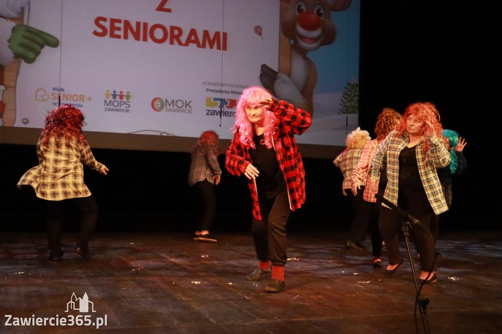 Fotorelacja: Świętowanie z Seniorami w MOK Zawiercie