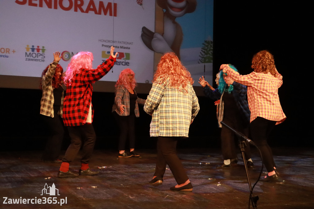 Fotorelacja: Świętowanie z Seniorami w MOK Zawiercie
