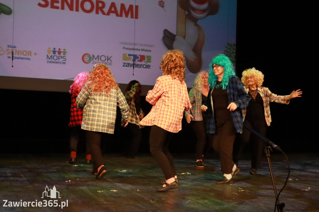 Fotorelacja: Świętowanie z Seniorami w MOK Zawiercie