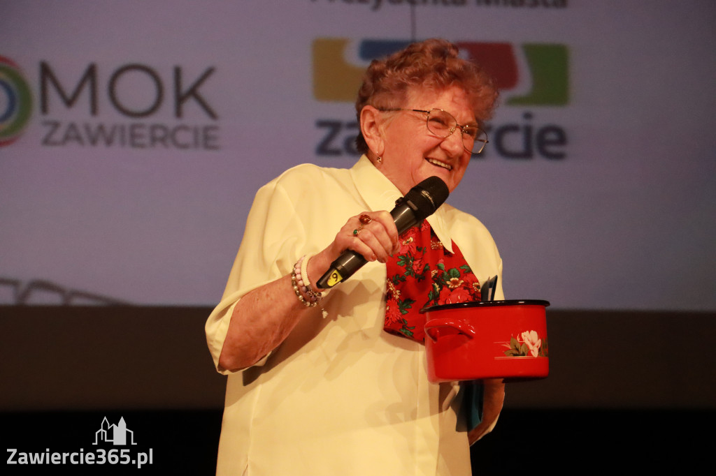 Fotorelacja: Świętowanie z Seniorami w MOK Zawiercie