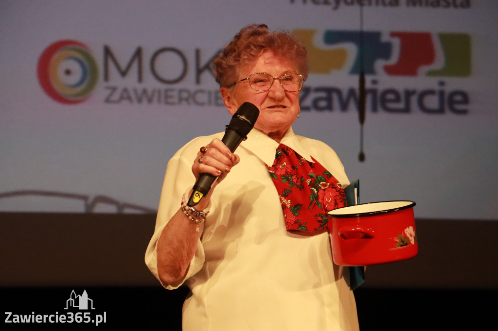 Fotorelacja: Świętowanie z Seniorami w MOK Zawiercie